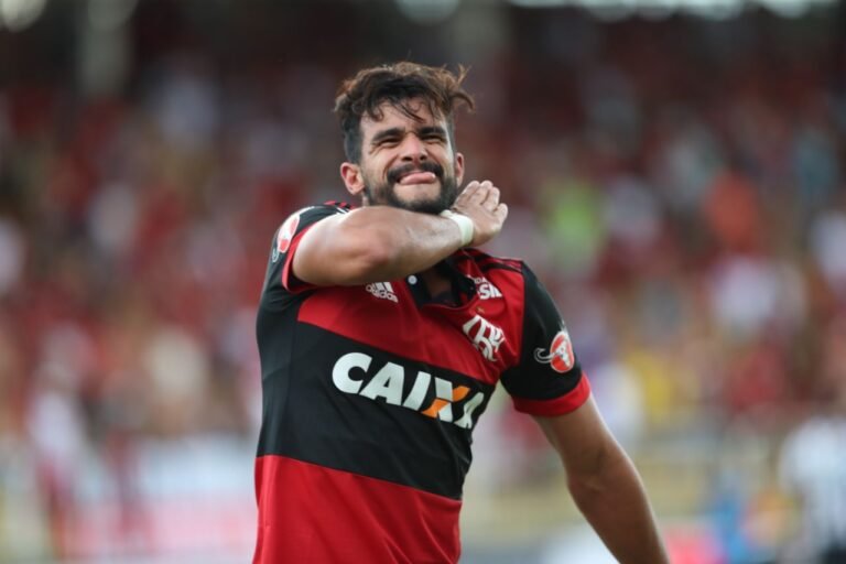 “Feliz” Dourado ceifa na estreia e Flamengo vence o Botafogo por 3 a 1