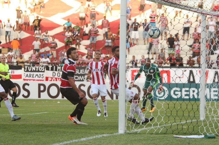 CLÁSSICO DAS EMOÇÕES: Santa Cruz enfrenta o Náutico pelo Campeonato Pernambucano