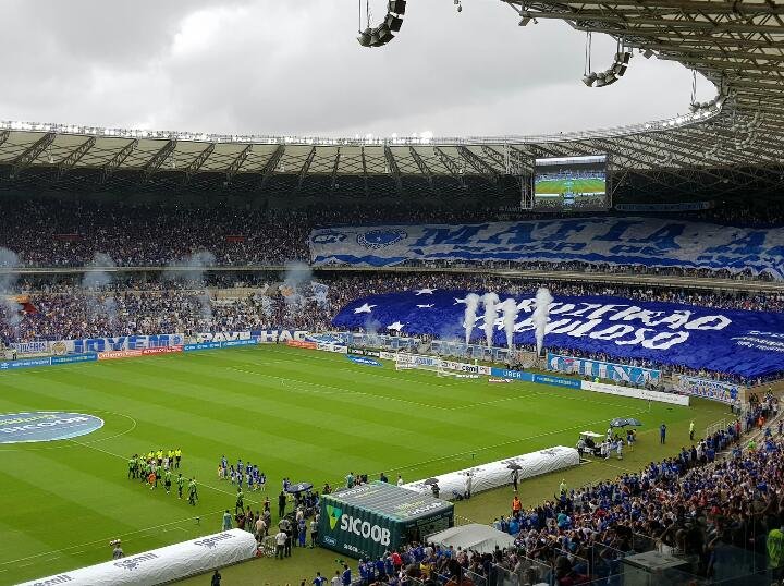 Cruzeiro vence o América-MG e fica isolado na liderança do Mineiro