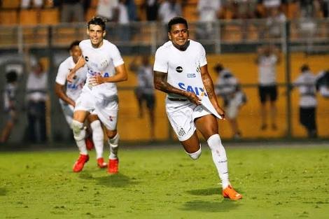 Santos marca no final e clássico termina empatado