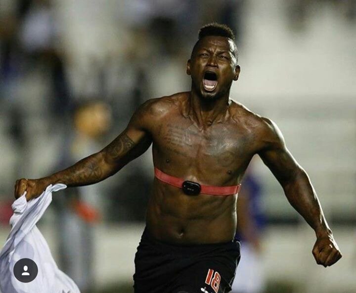 De virada, Vasco vence o Macaé em São Januário pela Taça Rio.
