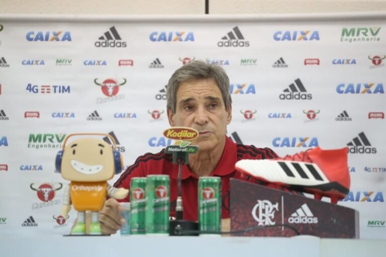 Em coletiva, Carpegiani avaliou a vitória no clássico: “Mais importante do que a vitória, foi o posicionamento da minha equipe”