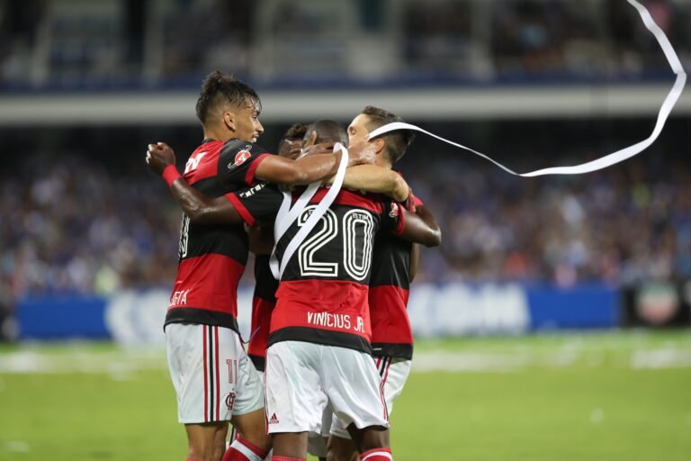 Pós-jogo: De virada, Flamengo de Vinicius Junior bate Emelec fora de casa