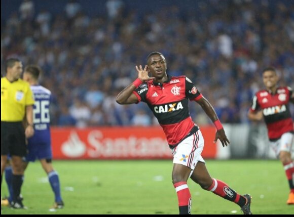 Decisivo, Vinícius Jr leva o Flamengo a vitória fora de casa na Libertadores e diz: “Pude decidir a partida e fazer dois gols”