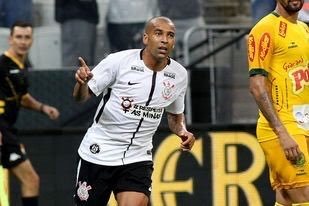 Com gol de Emerson Sheik, Corinthians vence no final e se classifica