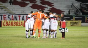 Visando um jogo decisivo, Júnior Rocha define time titular que enfrenta o Flamengo de Arcoverde