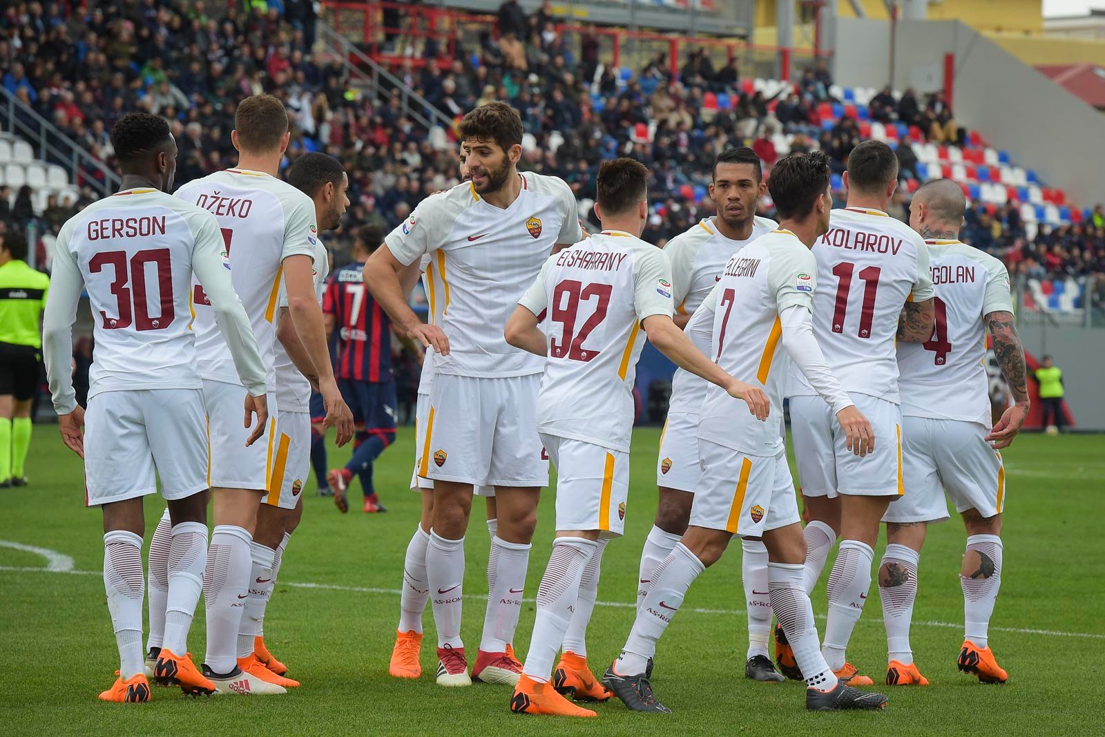 Pós-jogo: Fora de casa, a Roma venceu o Crotone por 2 a 0, e é terceiro, no italiano