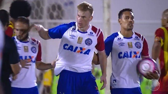 NO LIMITE: Bahia joga mal, mas consegue virada diante da Juazeirense