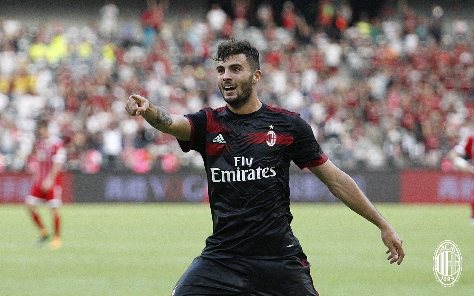 Milan renova o contrato de Cutrone até 2023
