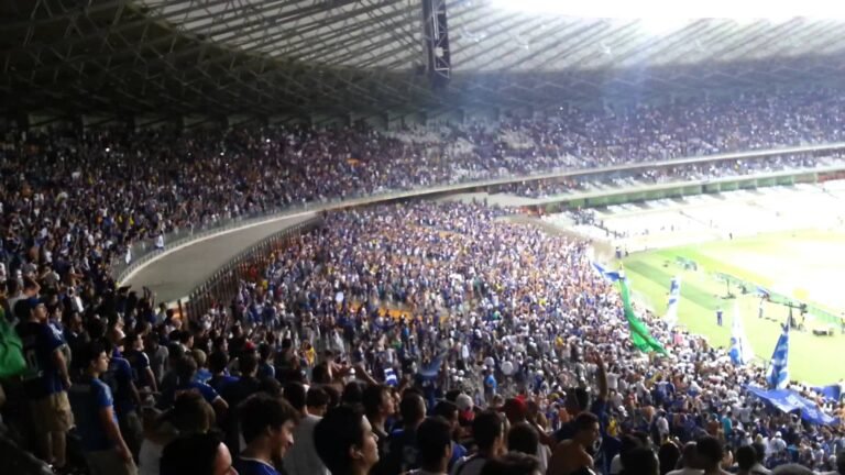 Cruzeiro recebe a URT no Mineirão