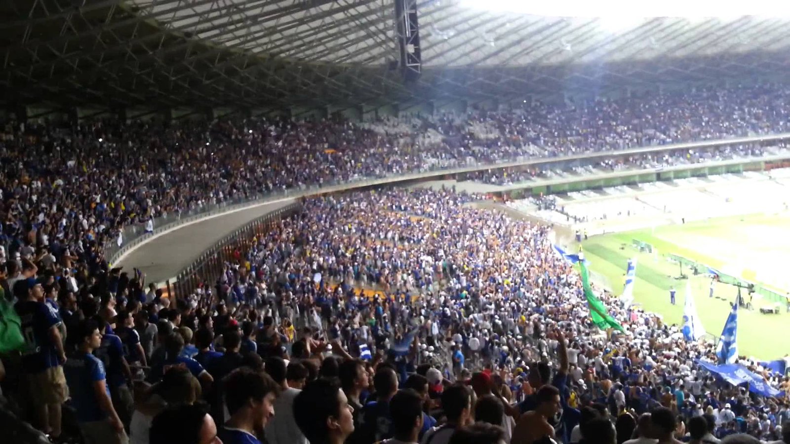 Cruzeiro recebe a URT no Mineirão