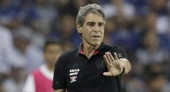 Carpegiani diz que considera Vinicius Júnior titular