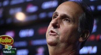 Carlos Noval é apresentado e definirá técnico até o fim de semana