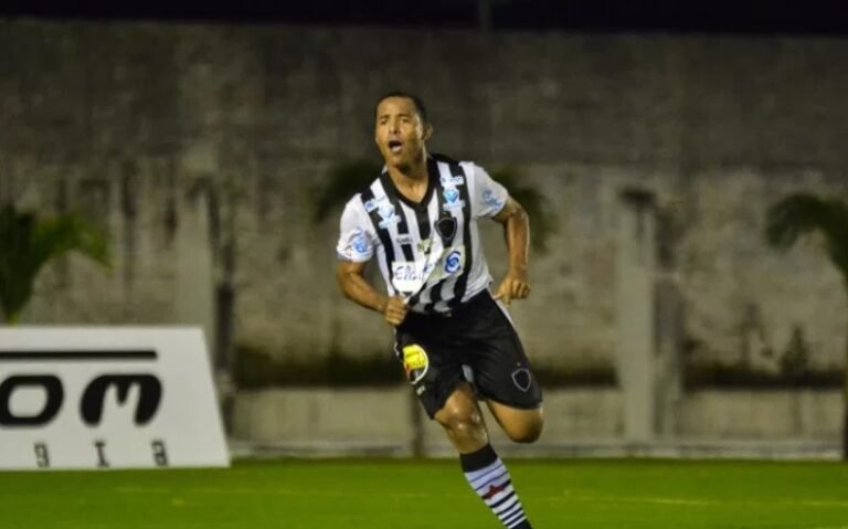 Botafogo/PB goleia o Náutico e assume a liderança.