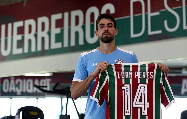 Fluminense anuncia contratação do zagueiro Luan Peres