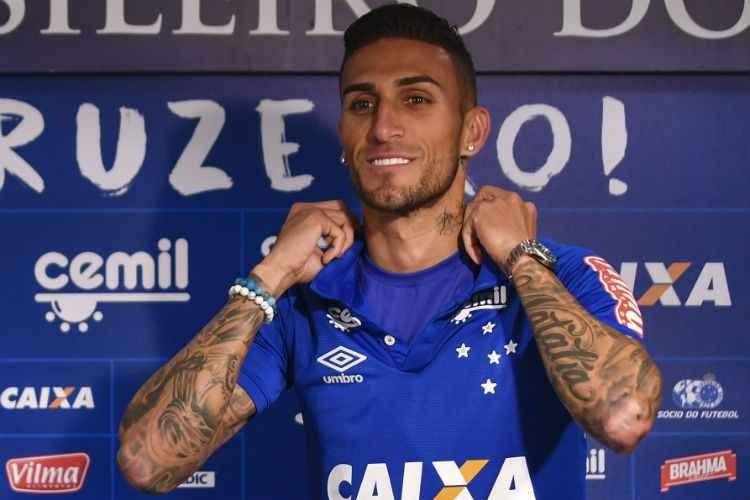 Rafael Marques assina rescisão de contrato com o Cruzeiro