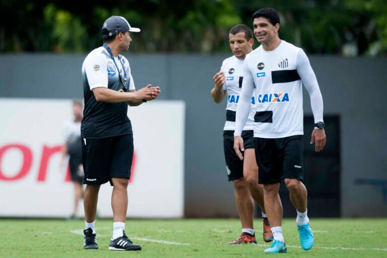 Com Renato no meio campo, Jair Ventura entra sob pressão contra o Cruzeiro
