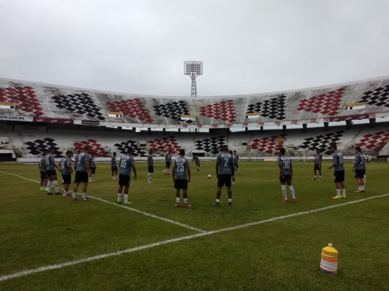 Santa Cruz treina pela última vez antes da partida contra o Botafogo/PB