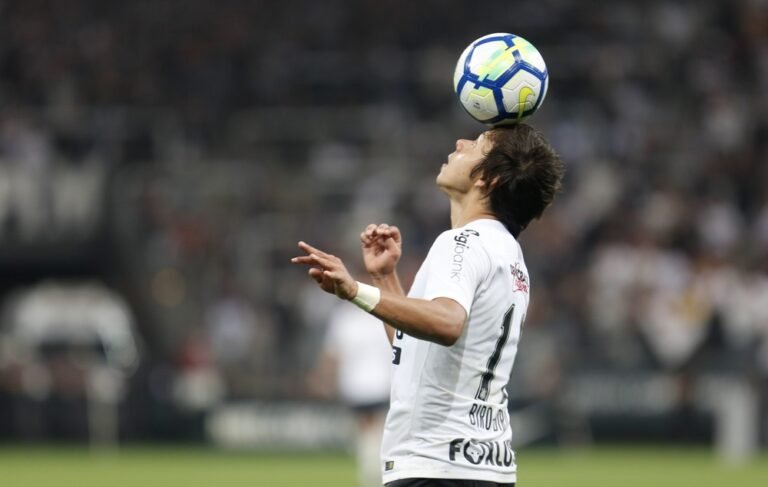 #QueMomento No Derby Paulista, Corinthians saiu com a vitória (de novo)