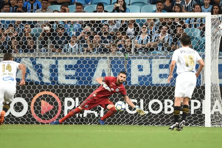 Goleado, Santos decepcionou diante do Grêmio