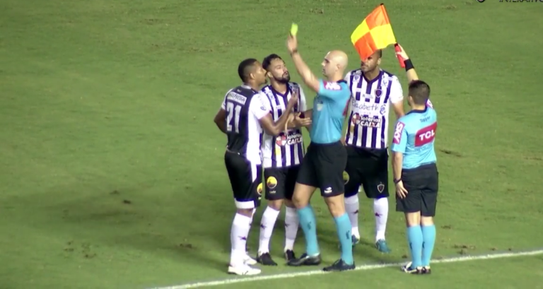 Arbitragem anula 4 gols do Botafogo/PB na partida contra o Salgueiro.