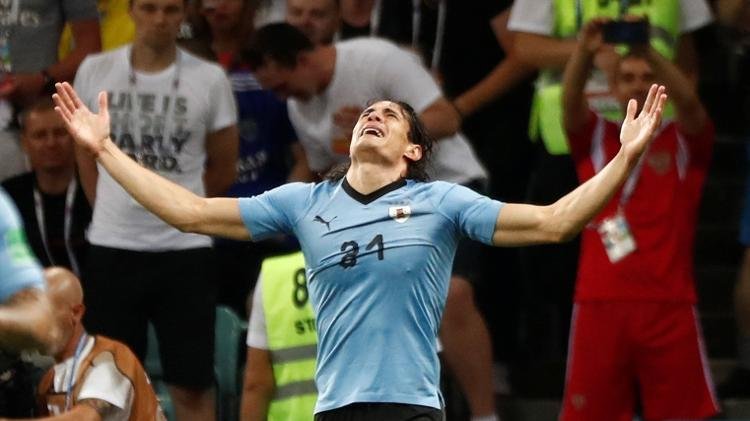 Cavani brilha e Uruguai passa por Portugal