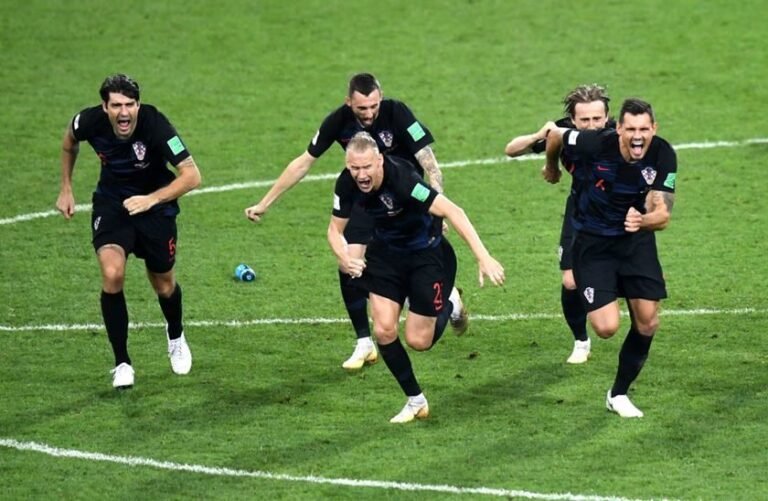 Croácia bate Rússia e vai as semis da Copa