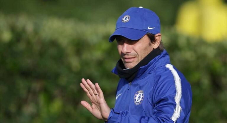 Chelsea demite Antonio Conte