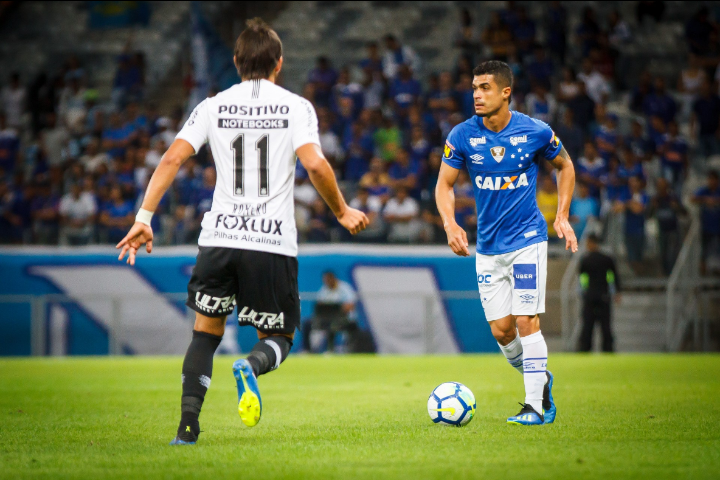 Cruzeiro encerra preparação para duelo contra o Corinthians.