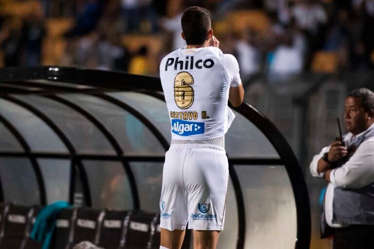 Diante do Palmeiras, Santos sai com o empate