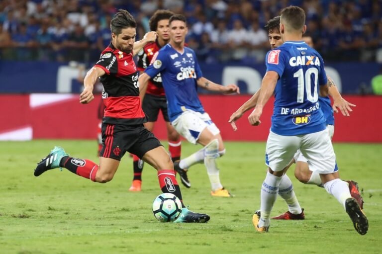 Flamengo inicia luta no mata-mata da Libertadores.