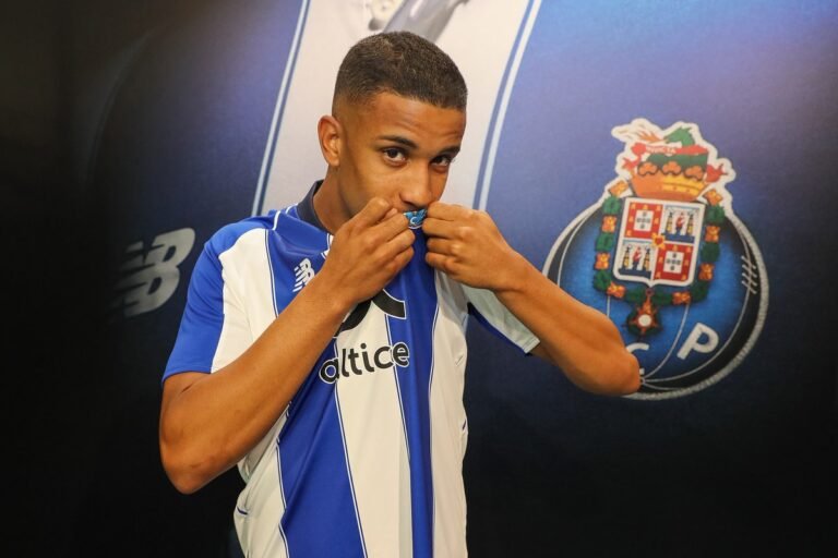 Porto anuncia a contratação do lateral-esquerdo Jorge, revelado pelo Flamengo