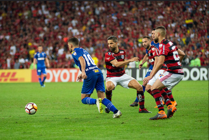 Após vantagem conquistada no jogo de ida, Cruzeiro recebe Flamengo em principal jogo do ano no Mineirão