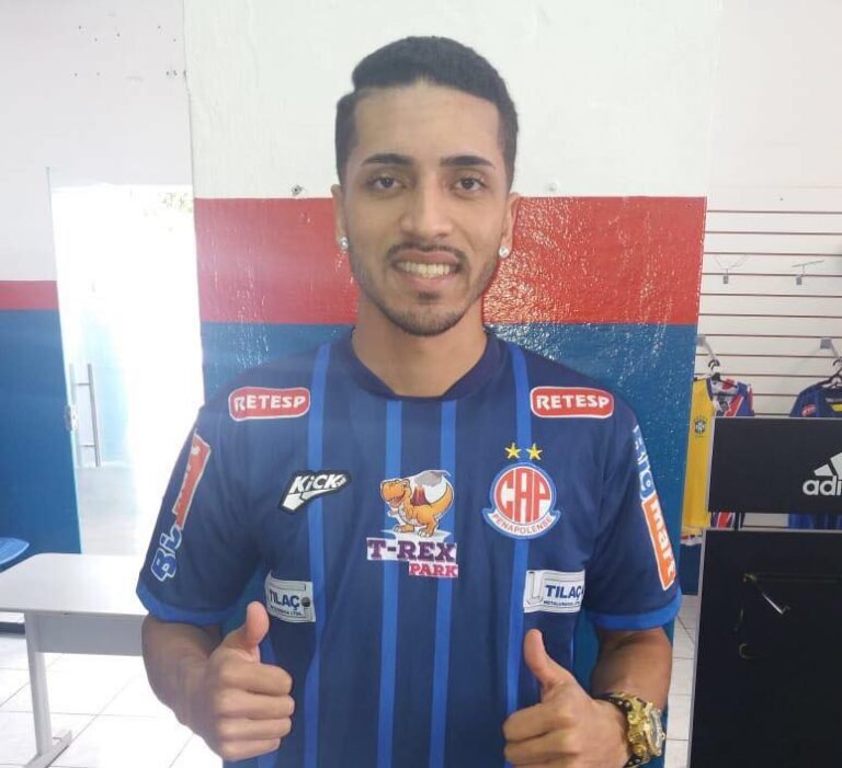 Atacante assina seu primeiro contrato profissional e acerta com a Penapolense para a disputa da Copa Paulista