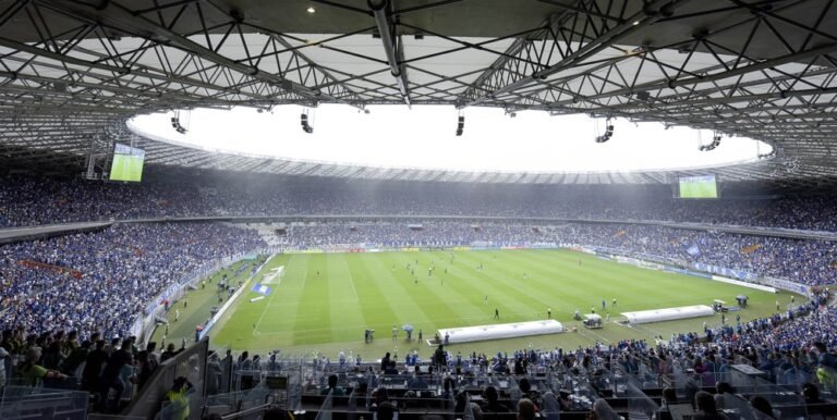 Torcida do Cruzeiro esgota ingressos para decisão contra o Flamengo