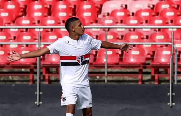 Brenner brilha e São Paulo vence no Aspirantes