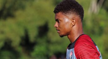 Ausente, Lucas Ribeiro estará na torcida pelo Vitória contra o Ceará