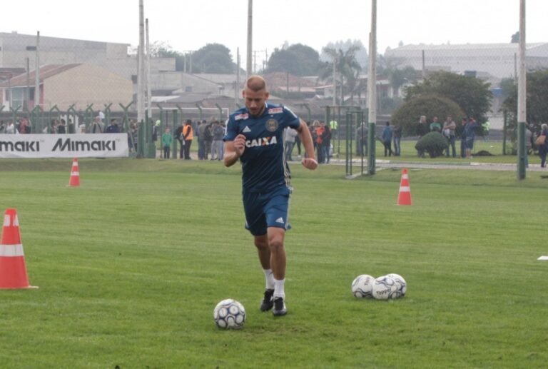 O volante Uillian Correia acredita em boa sequencia do Coritiba para retornar ao G4 da Série B
