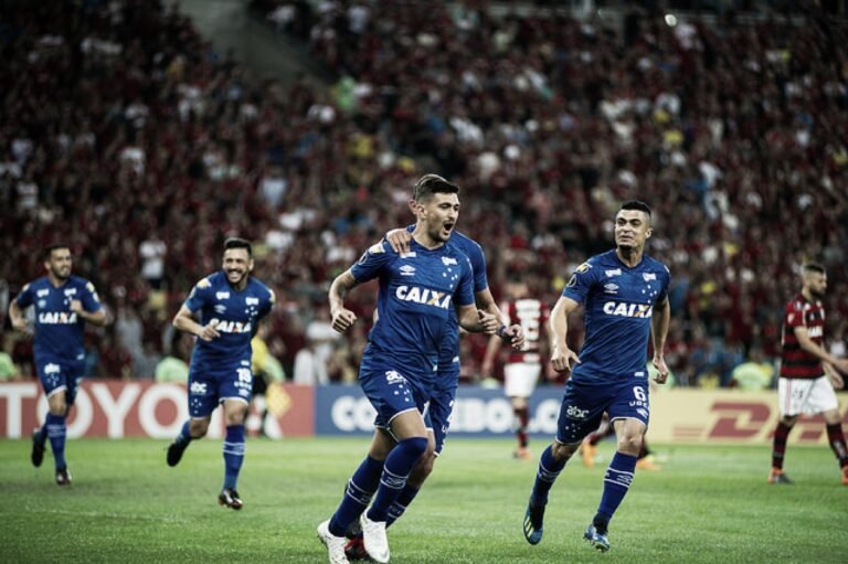 Em La Bombonera, Cruzeiro começa a caminhada rumo à semifinal