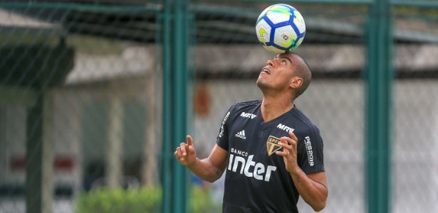 São Paulo rescinde o contrato do lateral Régis!