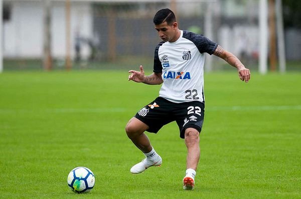 Derlis González deve desfalcar o Santos na despedida do Brasileirão