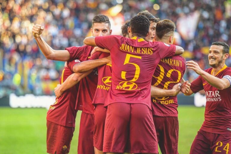 Roma goleia a Sampdoria por 4 a 1 e se aproxima do G4 do italiano