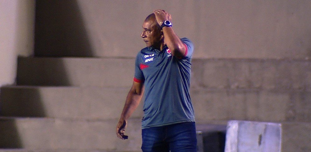 Vila empata mais uma vez e dá adeus ao sonho do acesso