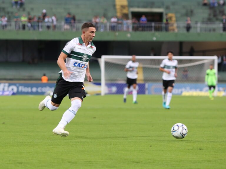 Titular na última partida do Coritiba em 2018, Nathan abdica de início das férias para ser campeão estadual juniores e projeta próximo ano pelo Coxa