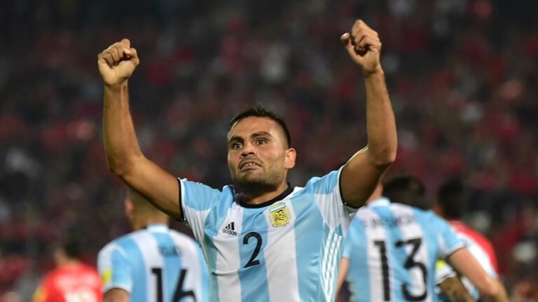 Lateral argentino entra no radar do Santos, afirma jornal espanhol