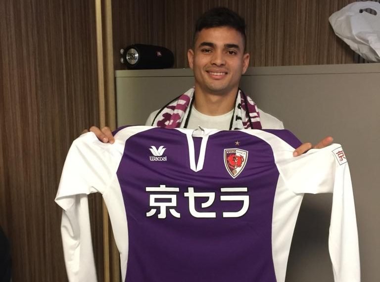O meia Renan Mota assina com o Kyoto Sanga e espera fazer grande ano no futebol japonês