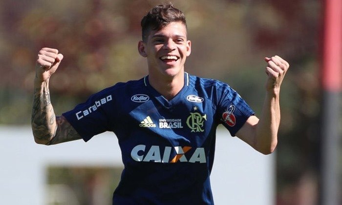 MERCADO TRICOLOR: Bahia negocia com volante Ronaldo do Flamengo