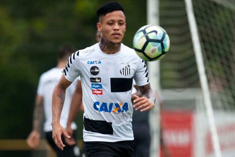 Solitário na posição, Orinho está próximo de renovar com o Santos