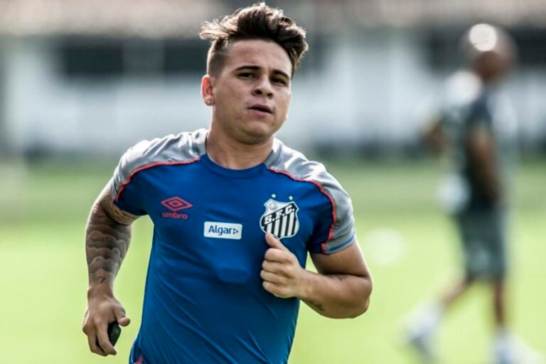 Soteldo já treina entre os titulares, no lugar de Yuri Alberto