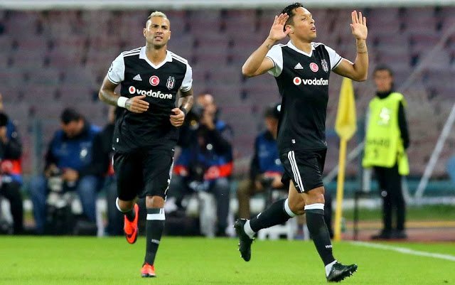 Por Adriano, Santos aumenta a proposta e aguarda rescisão do jogador com o Besiktas
